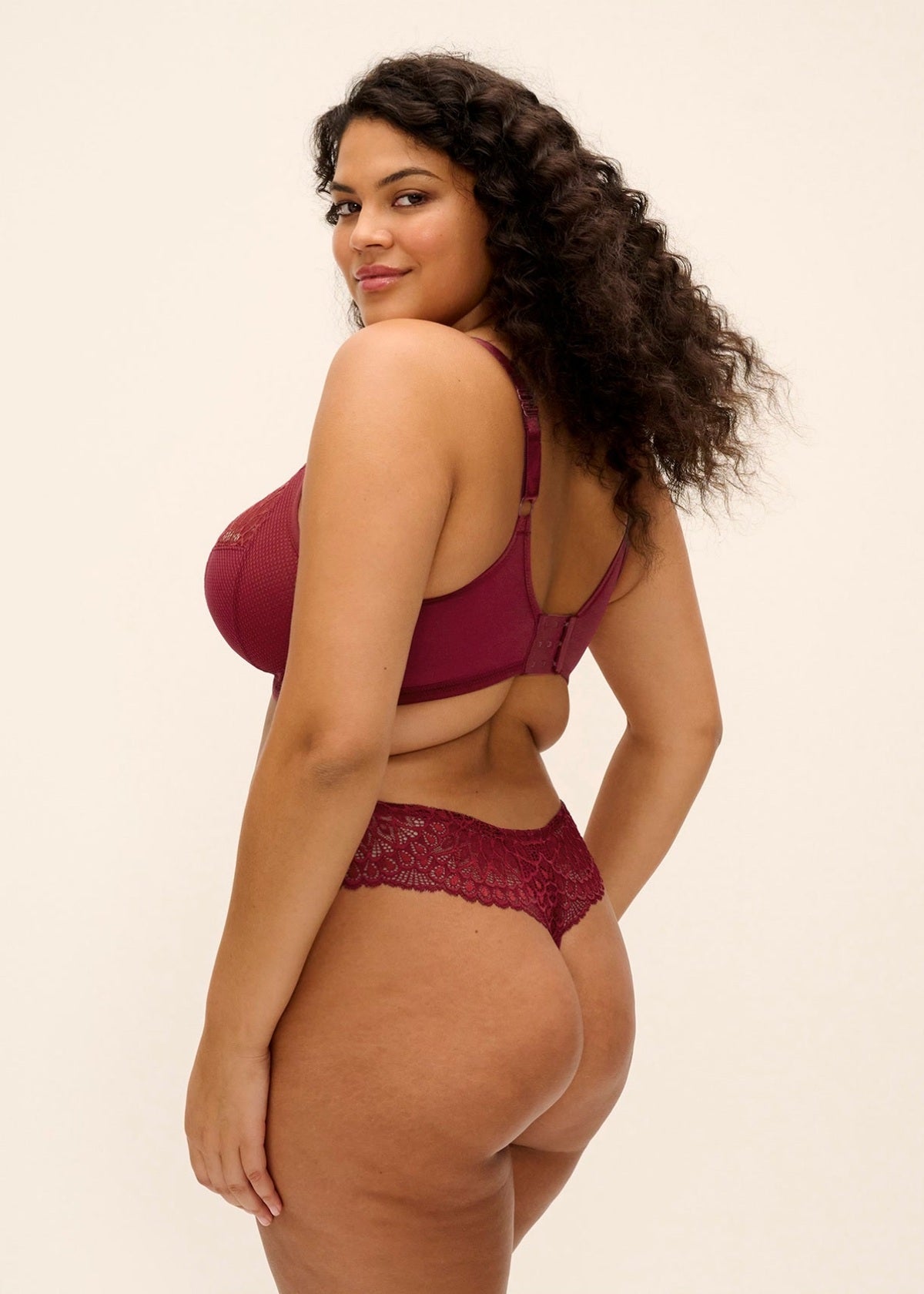 Elomi-Tiernie-Plunge Bra in Tibetan Red